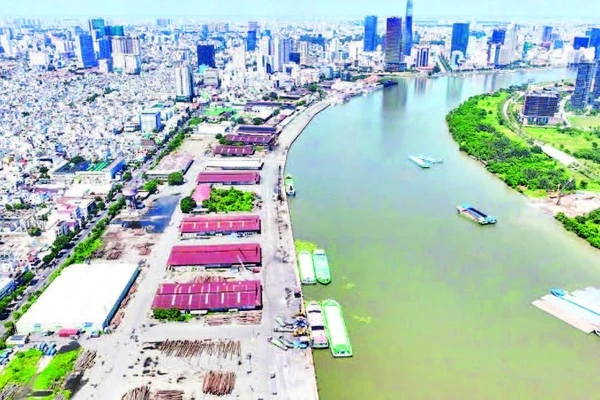 Toàn cảnh khu vực cảng Sài Gòn.