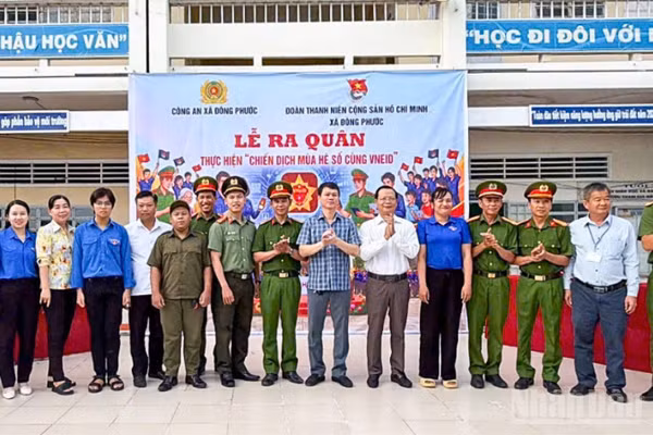 Lễ ra quân “Chiến dịch mùa hè số cùng VNeID” tại các xã, phường, thành phố Cần Thơ.