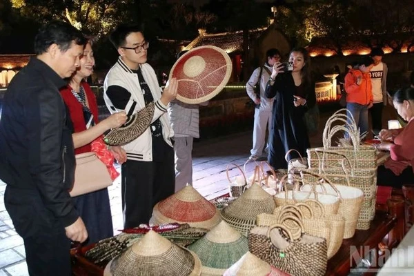 Di tích Văn Miếu-Quốc Tử Giám triển khai nhiều hoạt động mới trong dịp Tết Dương lịch.