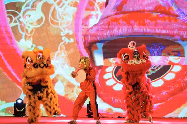 Tiết mục múa lân sư khai mạc Lễ hội Trung thu 2025. (Ảnh: T.L)