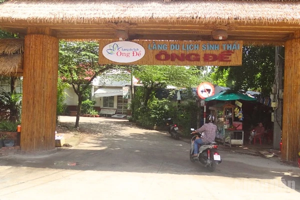 Làng du lịch sinh thái Ông Đề, thành phố Cần Thơ là nơi trải nghiệm không gian sông nước miệt vườn.