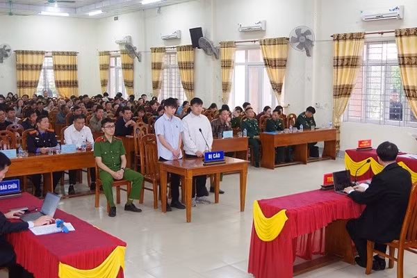 Phiên toà giả định chống khai thác IUU.