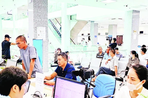 Tỷ lệ giải quyết đúng hạn và trước hạn tại Trung tâm phục vụ hành chính công tỉnh Quảng Ninh đạt hơn 99,8%.