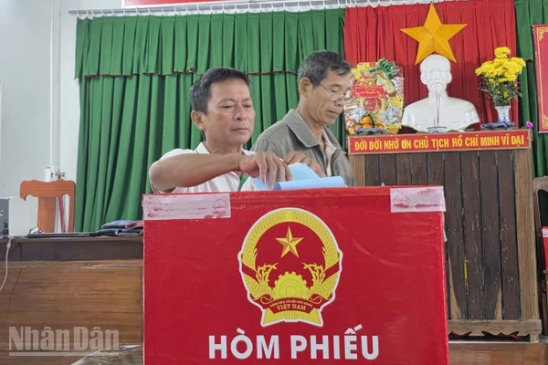 Cử tri xã Hòa Thịnh, tỉnh Đắk Lắk bầu cử đại biểu Quốc hội khóa XVI và đại biểu Hội đồng nhân dân các cấp, nhiệm kỳ 2026-2031.