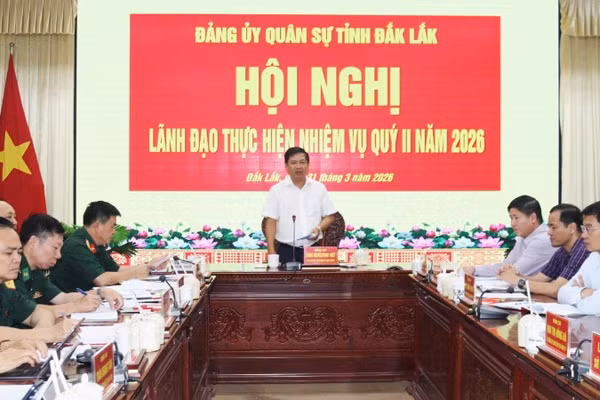 Đồng chí Lương Nguyễn Minh Triết, Ủy viên Trung ương Đảng, Bí thư Tỉnh ủy, Bí thư Đảng ủy Quân sự tỉnh Đắk Lắk phát biểu tại hội nghị.