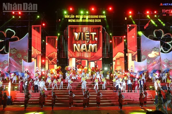 Chương trình nghệ thuật đặc sắc đêm Giao thừa đón Tết Nguyên đán Bính Ngọ 2026 với chủ đề “Đắk Lắk-Đại ngàn và biển lớn, khát vọng vươn xa”.