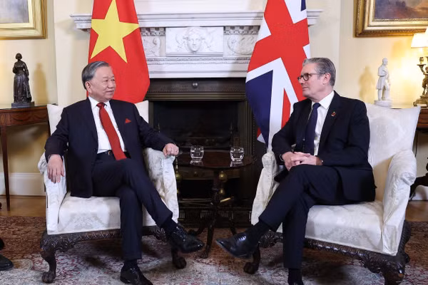 Tổng Bí thư Tô Lâm và Thủ tướng Liên hiệp Vương quốc Anh và Bắc Ireland Keir Starmer hội đàm. (Ảnh: Thống Nhất/TTXVN)