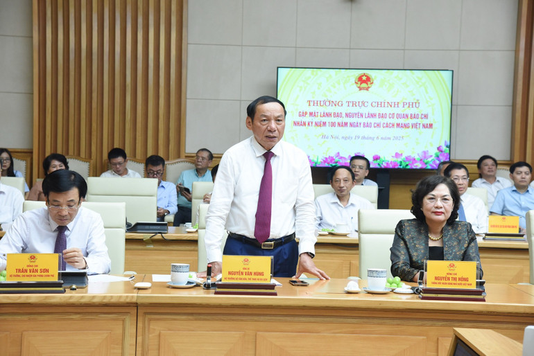 Bộ trưởng Văn hoá, Thể thao và Du lịch Nguyễn Văn Hùng phát biểu ý kiến bo-truong-van-hoa-the-thao-va-du-lich-nguyen-manh-hung-phat-bieu-y-kien.jpg