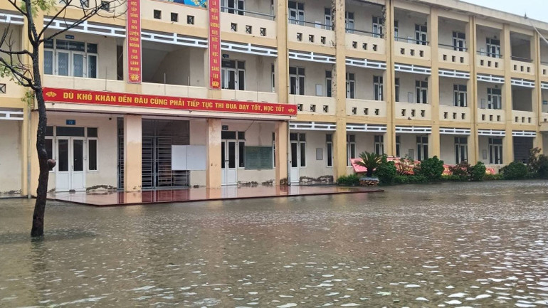 សាលារៀននៅ Thanh Hoa ក្នុងពេលព្យុះលេខ ១០ (រូបថត៖ អនុវិទ្យាល័យ Nghi Son) thcs-va-thpt-nghi-son-7112.jpg
