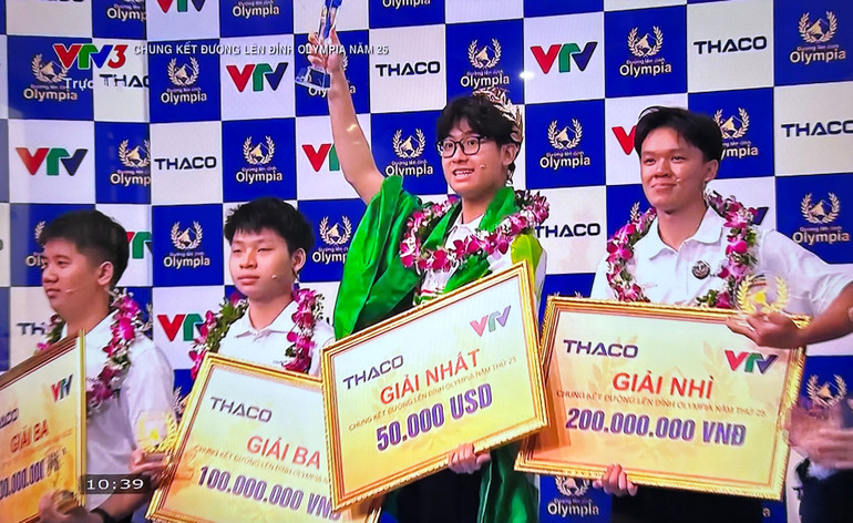 Tran Bui Bao Khanh vann första pris i Road to Olympia 2025 2.jpg