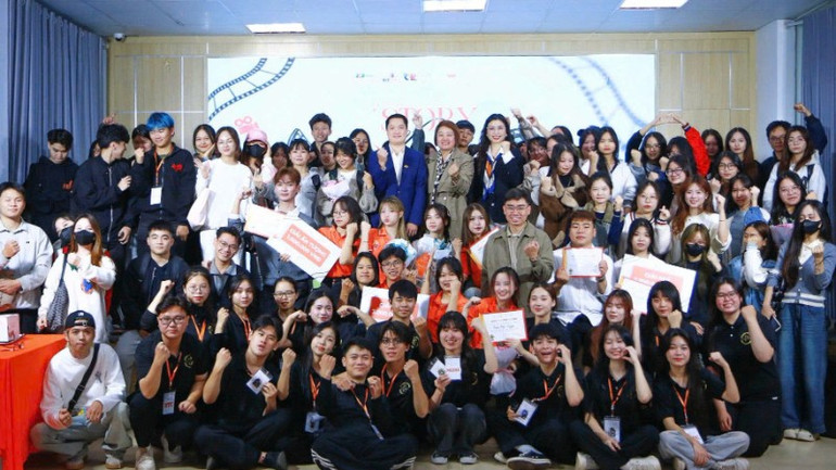 ຄະນະຈັດຕັ້ງ ແລະ ນັກສຶກສາເຂົ້າຮ່ວມ. 177341296457074888-6424.jpg