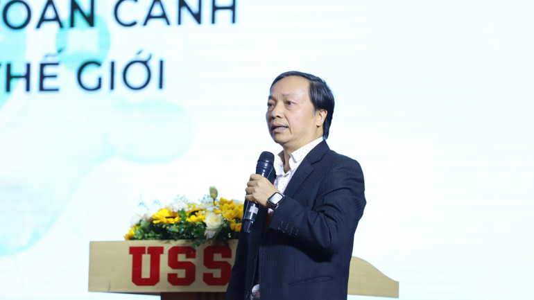 លោកបណ្ឌិត Le Linh Luong នាយករងនៃវិទ្យាស្ថានបច្ចេកវិទ្យា Blockchain និងបញ្ញាសិប្បនិមិត្ត 0eb7856c1ff792a9cbe6-6135.jpg