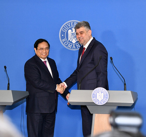 Thủ tướng Phạm Minh Chính bắt tay Thủ tướng Romania Ion-Marcel Ciolacu. Thủ tướng Phạm Minh Chính bắt tay Thủ tướng Romania Ion-Marcel Ciolacu.