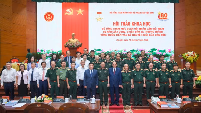 Các đại biểu tại hội thảo.