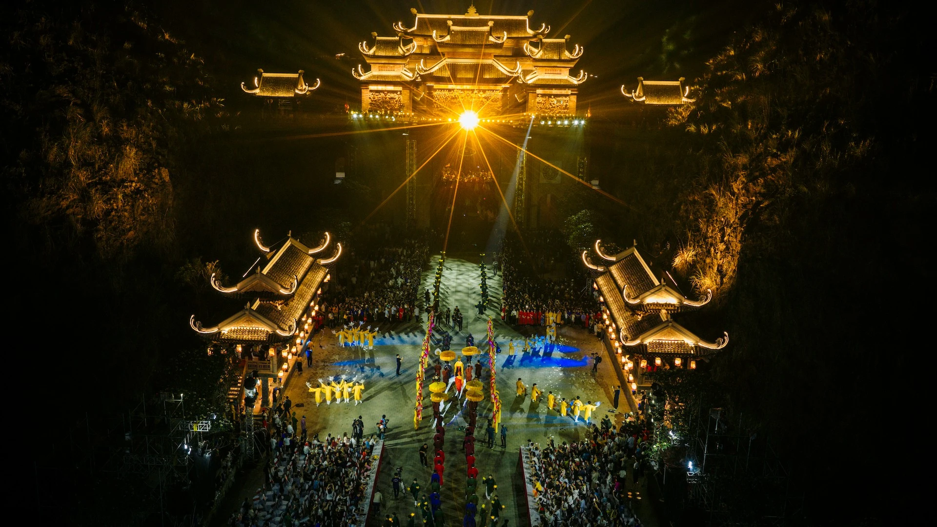 Lịch sử sống động qua show thực cảnh nhập vai tại Ninh Bình