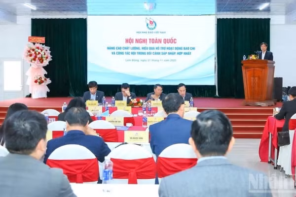 Quang cảnh hội nghị.