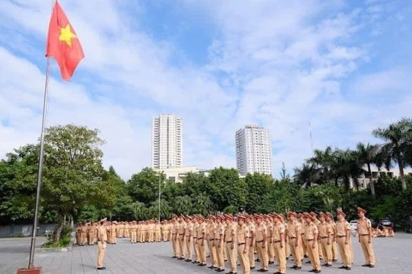 Tổ chức tập huấn điều lệnh, quân sự, võ thuật công an nhân dân hằng năm.