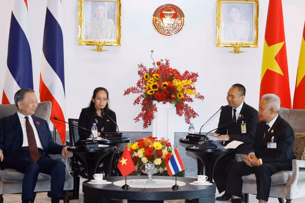 Tổng Bí thư, Chủ tịch nước Tô Lâm hội kiến Chủ tịch Quốc hội Thái Lan Sophon Saram. (Ảnh: TTXVN)