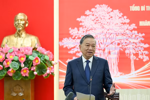 Tổng Bí thư Tô Lâm phát biểu kết luận cuộc làm việc với Báo Nhân Dân. (Ảnh: DUY LINH)