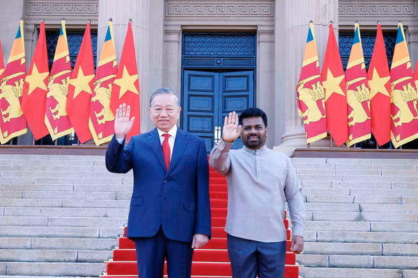 Tổng thống Sri Lanka Anura Kumara Dissanayake chủ trì lễ đón Tổng Bí thư, Chủ tịch nước Tô Lâm. (Ảnh: Thống Nhất – TTXVN)