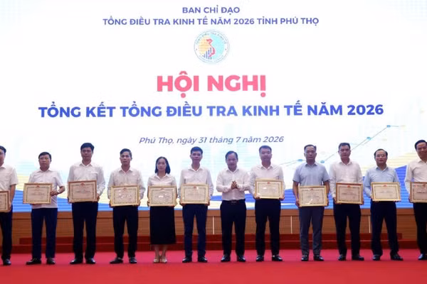 Nhiều tập thể, cá nhân được Bộ Tài chính, Ủy ban nhân dân tỉnh Phú Thọ tặng bằng khen vì có nhiều thành tích trong công tác tổng điều tra kinh tế.