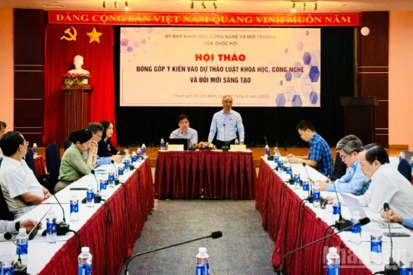 Quang cảnh hội thảo.