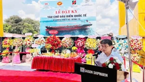 Đặt ky đóng mới tàu chở dầu biển quốc tế, trọng tải 9.000 DWT