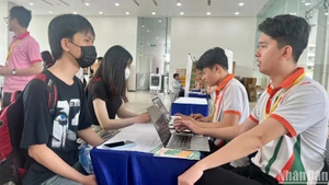 Hơn 11 nghìn việc làm cho sinh viên tại Ngày hội việc làm Đại học Văn Lang