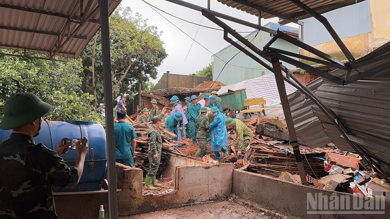 Lực lượng đơn vị Khu vực phòng thủ khu vực 3 - Thống Nhất và lực lượng tại chỗ đến hỗ trợ khắc phục sau sự cố ndo_br_z6843564954727-7341bca6d53a36fe96c4e3f136ab471a.jpg