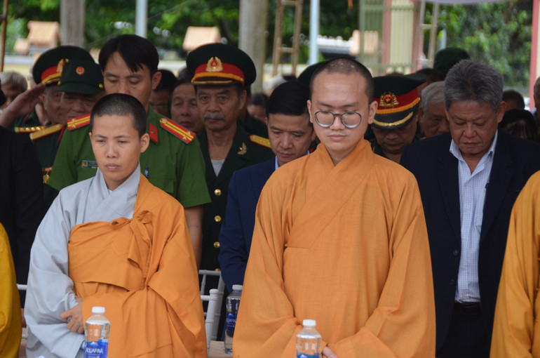 Phút mặc niệm! dsc-0965.jpg