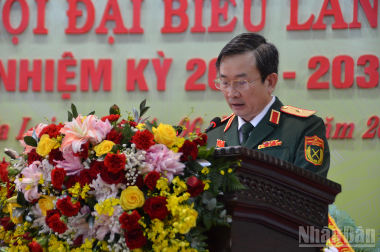 Đại diện Đoàn chủ tịch điều hành đại hội. ndo_br_dsc-0052.jpg