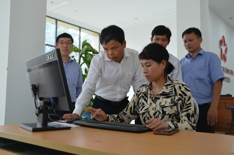 Tỉnh Gia Lai quyết tâm không để xảy ra tình trạng gián đoạn công việc, chủ động linh hoạt trong giải quyết các khó khăn phát sinh khi thực hiện mô hình chính quyền 2 cấp . dsc-0731.jpg