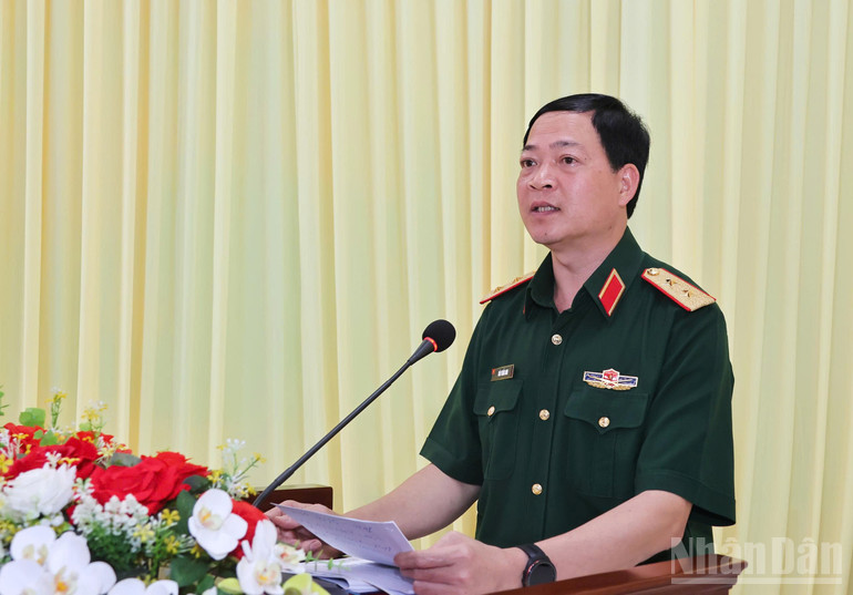 Trung tướng Đào Tuấn Anh, Tư lệnh Quân đoàn 34 phát biểu tại buổi làm việc. ndo_br_z6893019731213-e1c5f58a5dc52c42764c8409ef94e1df.jpg