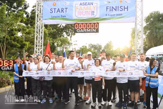 Đông đảo cán bộ ngoại giao các nước thành viên và đối tác của ASEAN tham gia sự kiện.