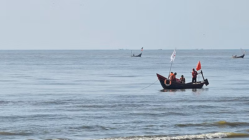 Triển khai hoạt động cứu hộ trên biển Sầm Sơn, tỉnh Thanh Hóa.