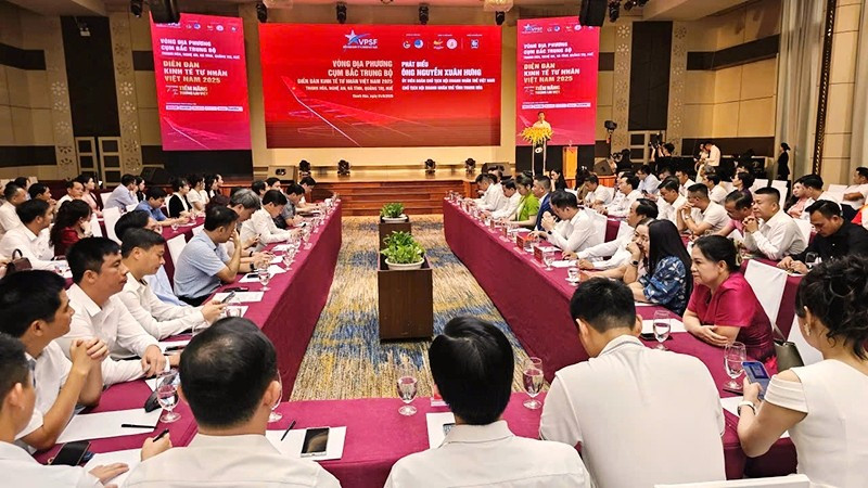 Quang cảnh diễn đàn.