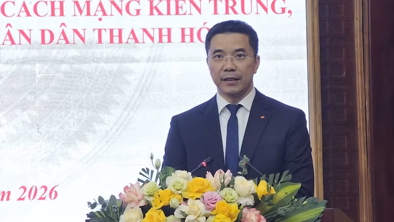 2-pbt-phong-chao-mung.jpg