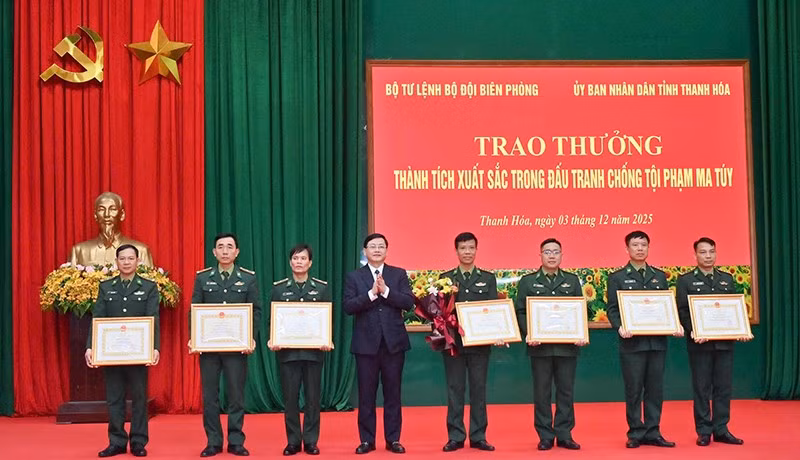 2-tinh-trao.jpg