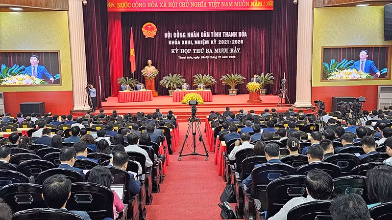 Quang cảnh kỳ họp thứ 37 Hội đồng nhân dân tỉnh Thanh Hóa.
