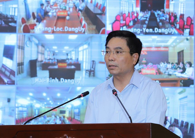 Bí thư Tỉnh ủy Thanh Hóa phát biểu tại hội nghị khắc phục hậu quả bão số 3. bi-thu.jpg