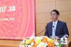 Đồng chí Phan Thăng An, Bí thư Tỉnh ủy Cao Bằng phát biểu ý kiến tại kỳ họp.