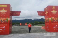 Tại tỉnh Cao Bằng, hoạt động "Cùng Việt Nam tiến bước" điểm cấp tỉnh diễn ra tại Quảng trường km5, phường Thục Phán.