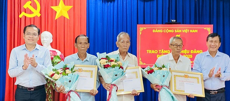 3-dong-chsi-ngo-vu-thang.jpg