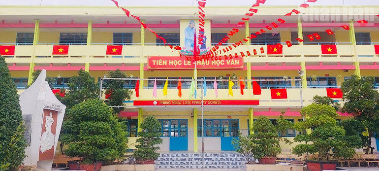 Dịp hè vừa qua, Trường Tiểu học Phùng Ngọc Liêm (Cà Mau) được đầu tư hàng chục tỷ đồng xây dựng mới và sửa chữa hàng chục phòng học. ndo_tr_img-3861-1.jpg