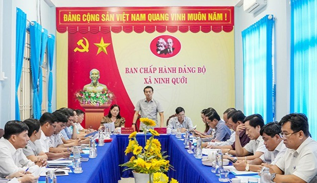 dong-chi-nguiyen-nam-phong-pho-ban-tuyen-giao-va-dan-van-tinh-uy-ca-mau.jpg