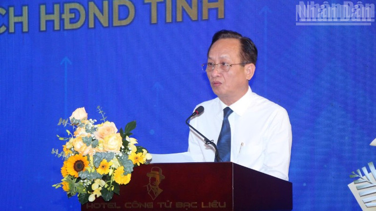 Phó Bí thư Tỉnh ủy, Chủ tịch Hội đồng nhân dân tỉnh Cà Mau Phạm Văn Thiều phát biểu bế mạc tại Diễn đàn. ndo-tr-img-4982-406.jpg