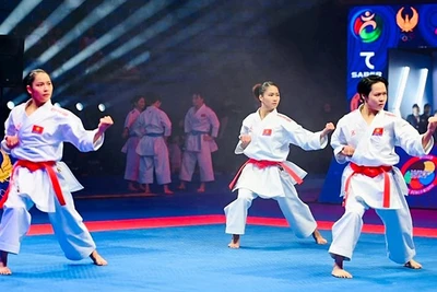 Đội kata nữ Việt Nam giành HCV tại Giải vô địch châu Á 2025. Ảnh | AKF