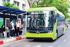 Tuyến buýt điện do VinBus vận hành đi từ thành phố Thủ Đức đến trung tâm Quận 1. (Ảnh THẾ ANH)