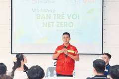 Các nhân vật truyền cảm hứng chia sẻ câu chuyện tại chương trình “Bạn trẻ với Net Zero”. (Ảnh CTV)