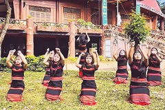 Tiết mục biểu diễn của Công đoàn phường An Phú tham gia cuộc thi.